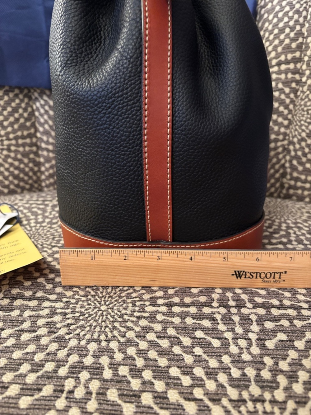 Dooney & Bourke Drawstring Tote Shoulder Bag Like New Dust Bag Tag Black Leather - Picture 13 of 13